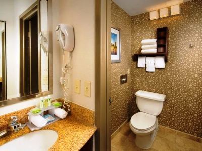 Express Boston North-woburn By Ihg Woburn