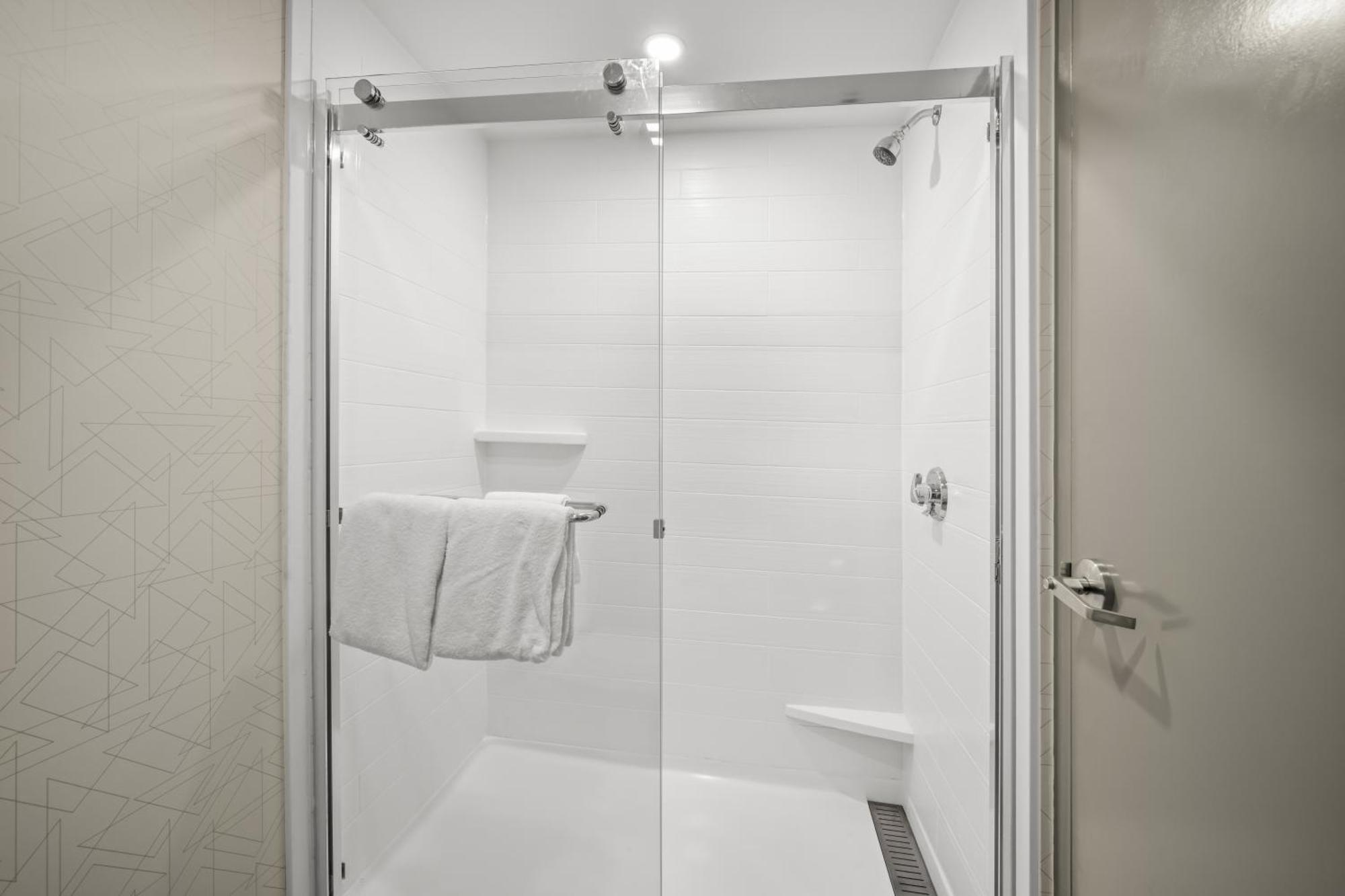 Express Boston North-woburn By Ihg Hotel