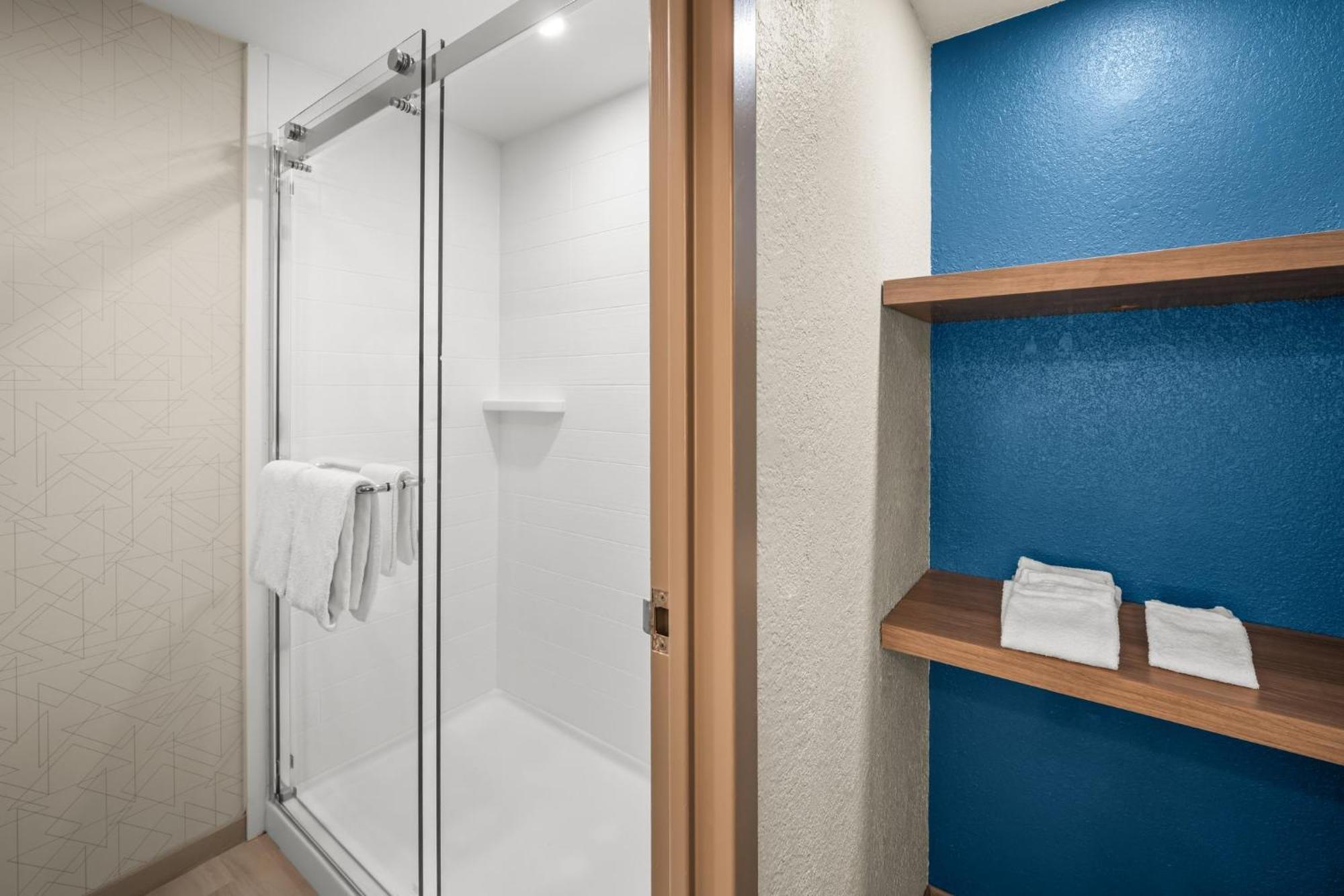 Express Boston North-woburn By Ihg Woburn