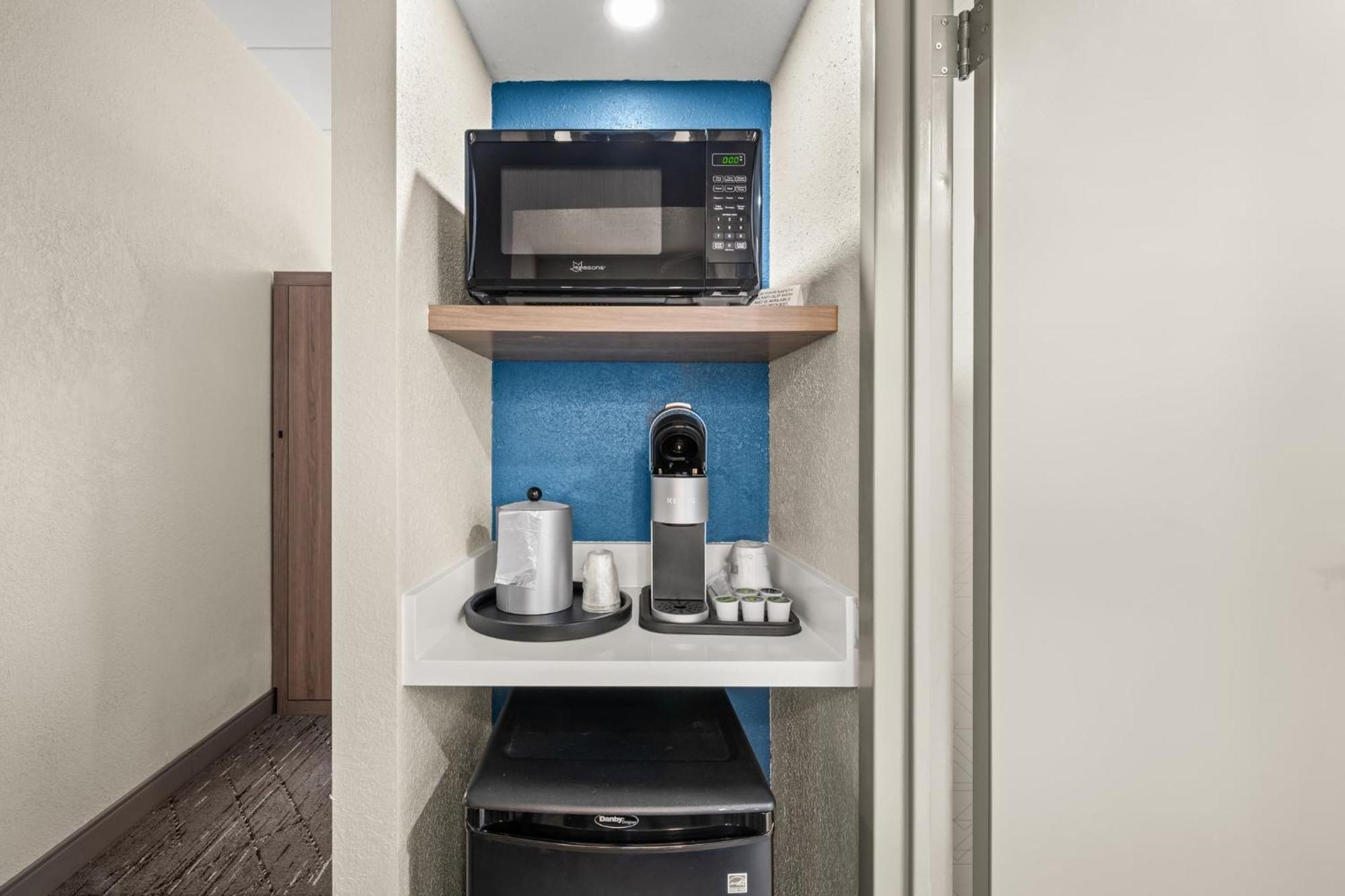 Express Boston North-woburn By Ihg Hotel