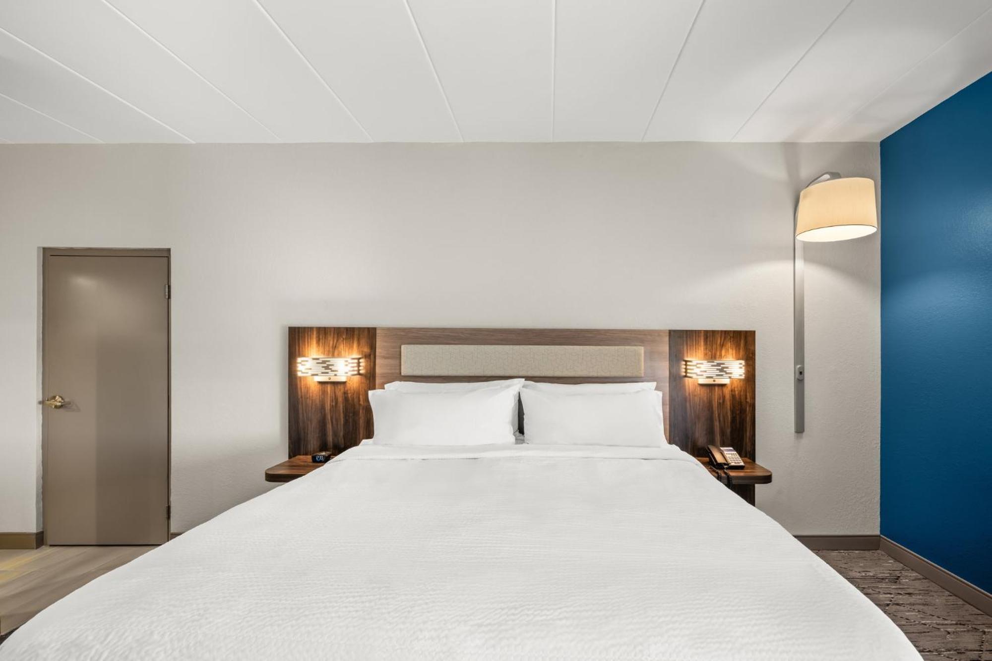Express Boston North-woburn By Ihg Woburn