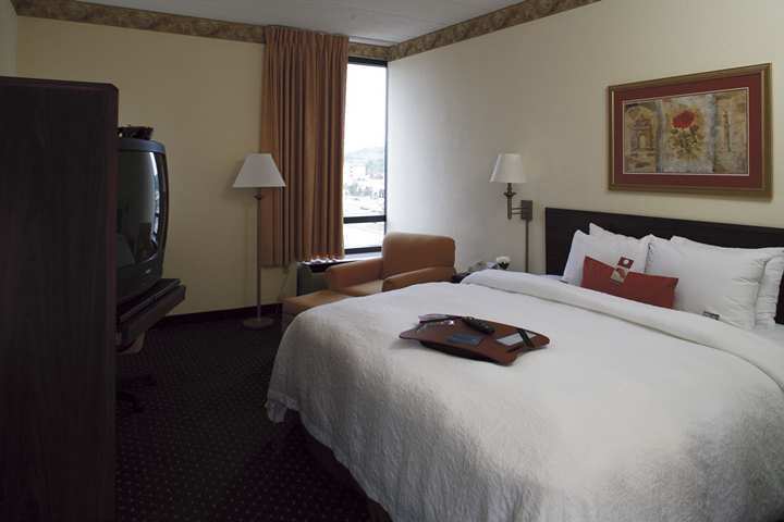 Express Boston North-woburn By Ihg Hotel